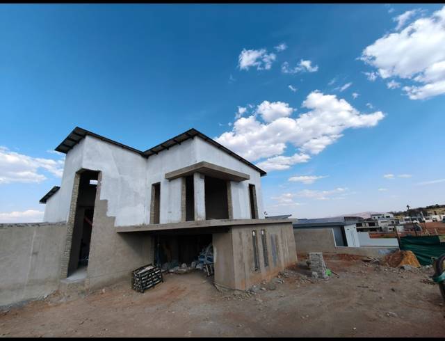 4 BEDROOM FREEHOLD FOR SALE IN CASHAN